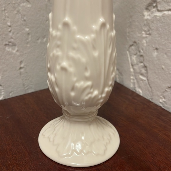 Vintage Lenox Woodland Collection Ivory Vase - Picture 2 of 10